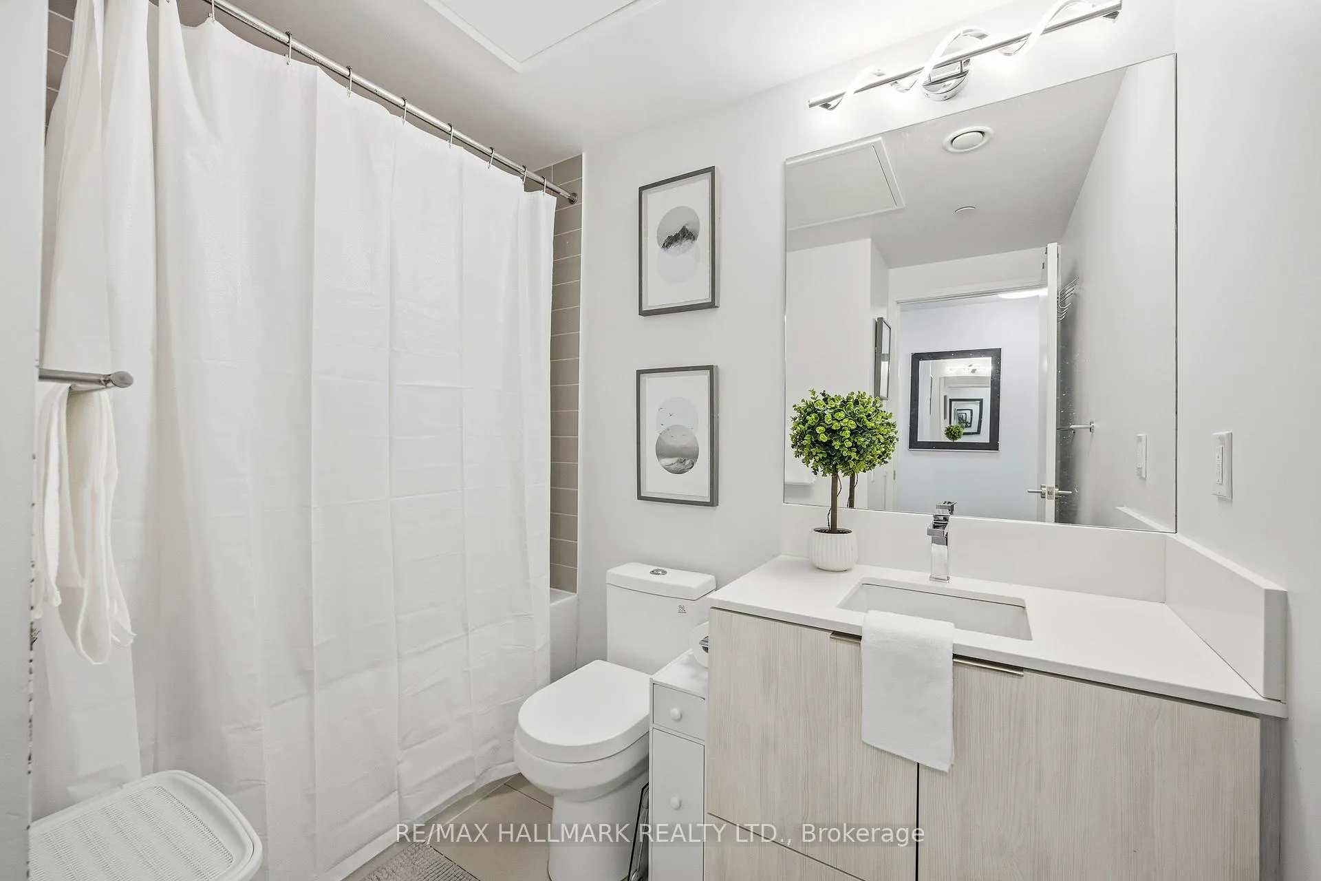 Photo 16 of Unit 2201, 181 Dundas Street E, Toronto, Moss Park — HOMEH
