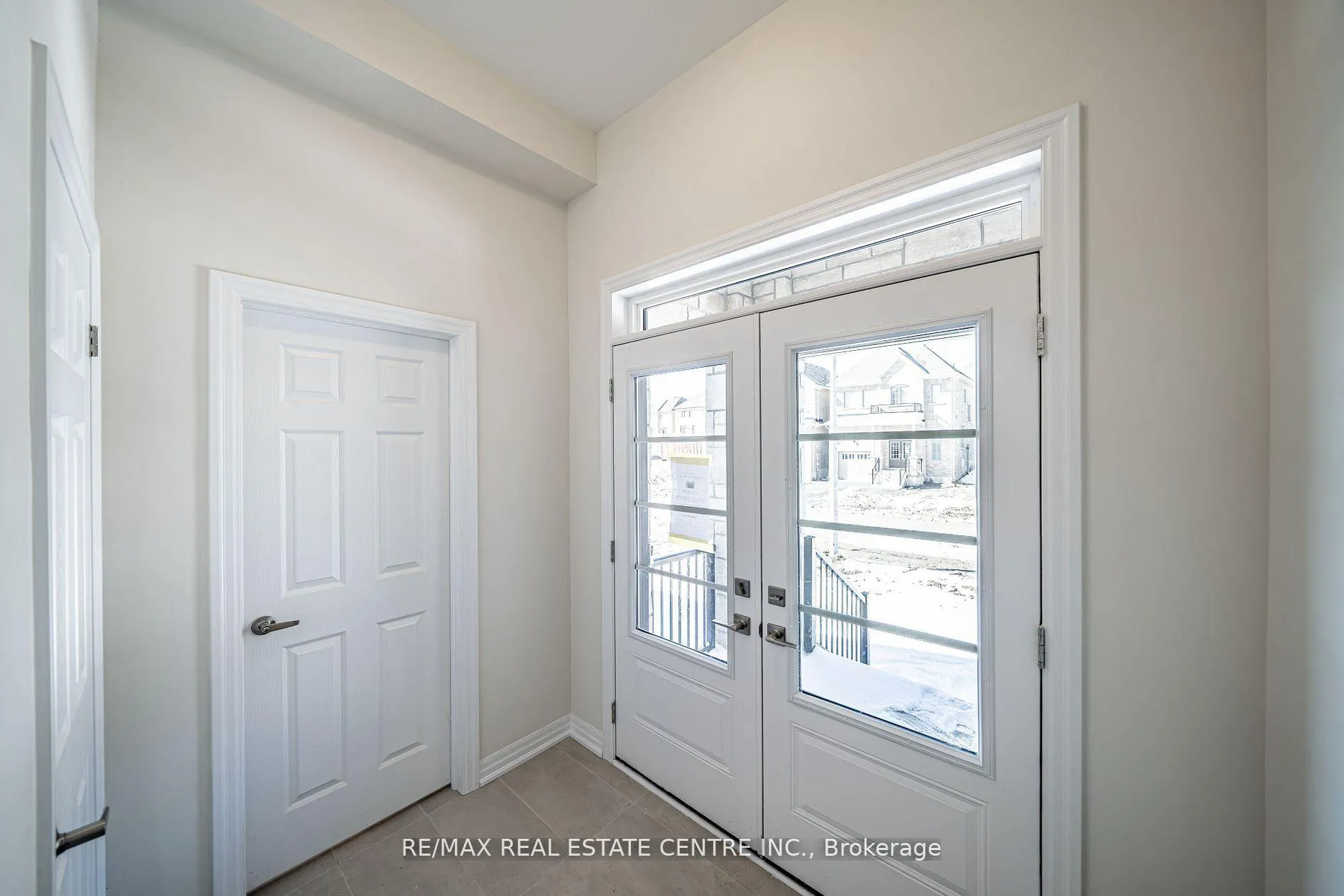 Photo 3 of 47 Northrop Avenue, Clarington, Newcastle — HOMEH