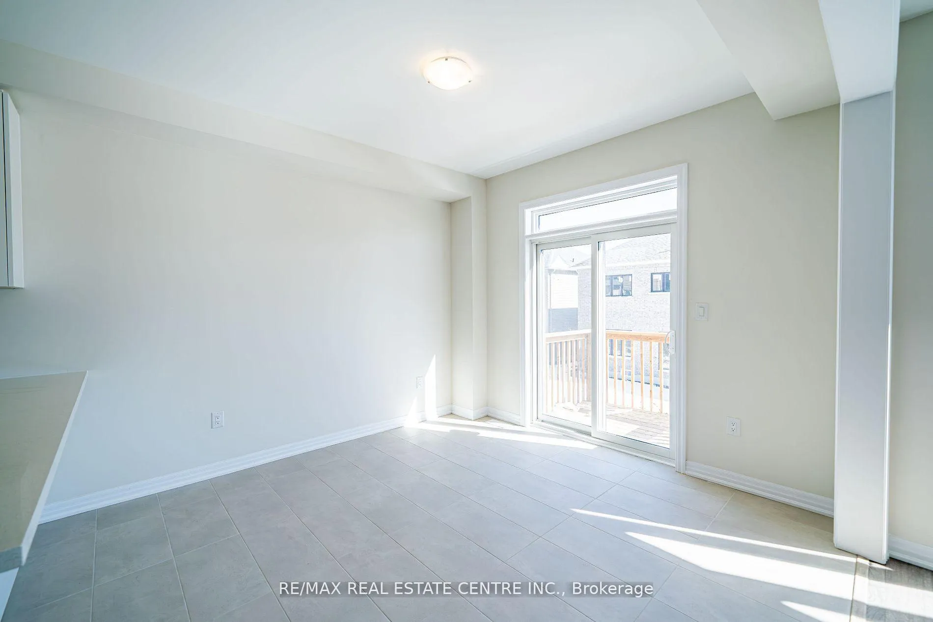 Photo 8 of 47 Northrop Avenue, Clarington, Newcastle — HOMEH