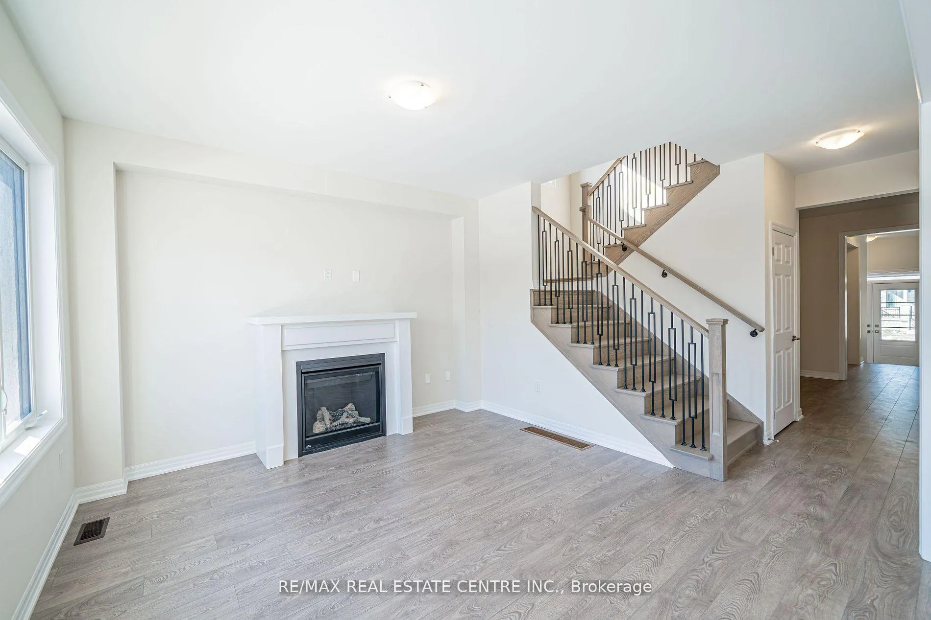 Photo 9 of 47 Northrop Avenue, Clarington, Newcastle — HOMEH