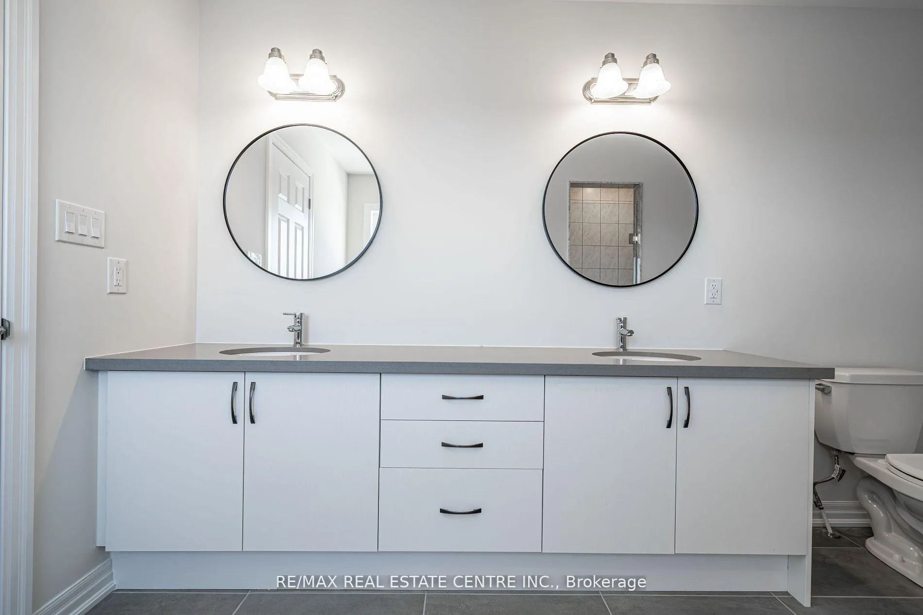 Photo 16 of 47 Northrop Avenue, Clarington, Newcastle — HOMEH