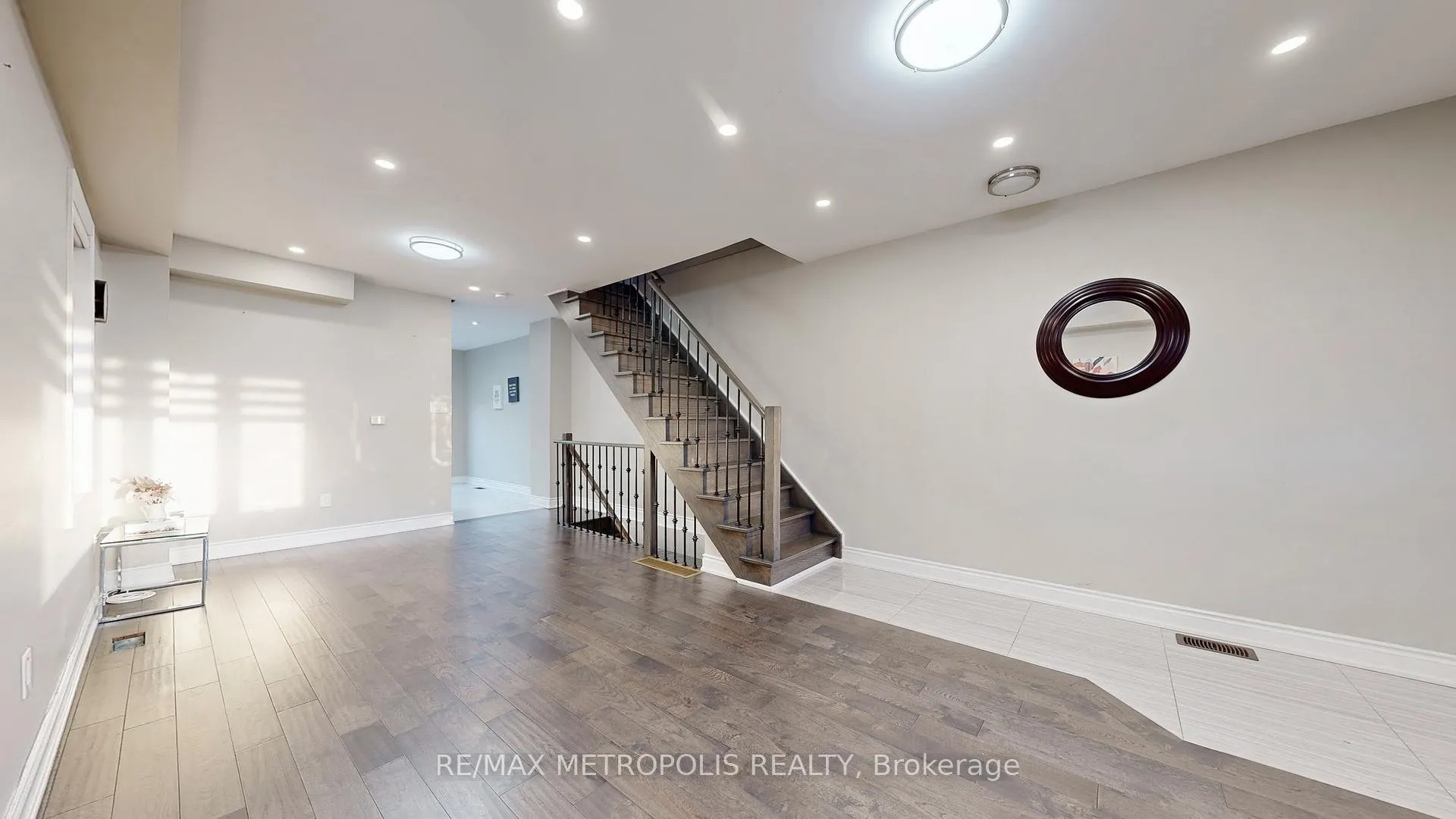 Photo 8 of 461 Warden Avenue, Scarborough, Oakridge — HOMEH