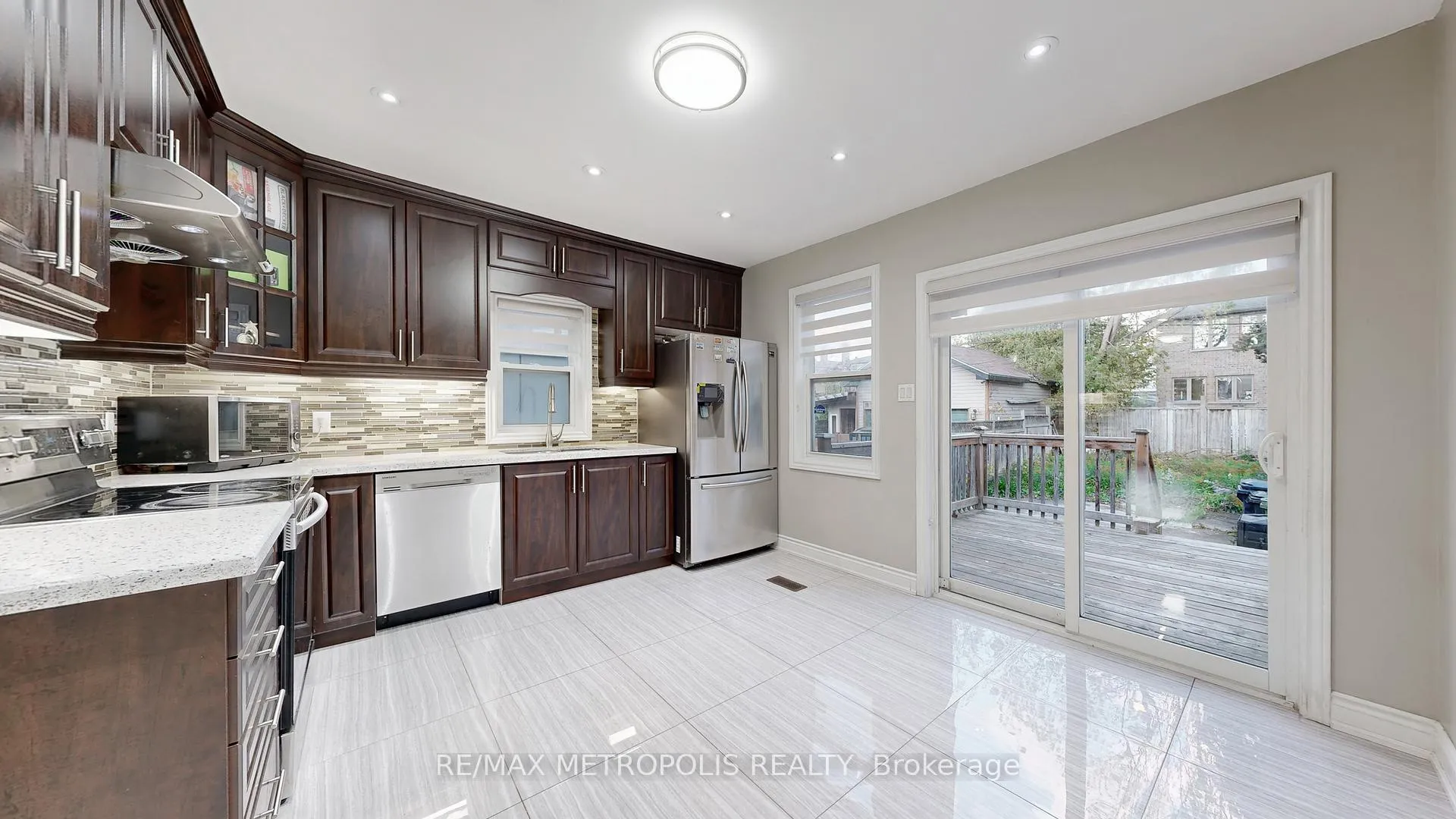 Photo 10 of 461 Warden Avenue, Scarborough, Oakridge — HOMEH