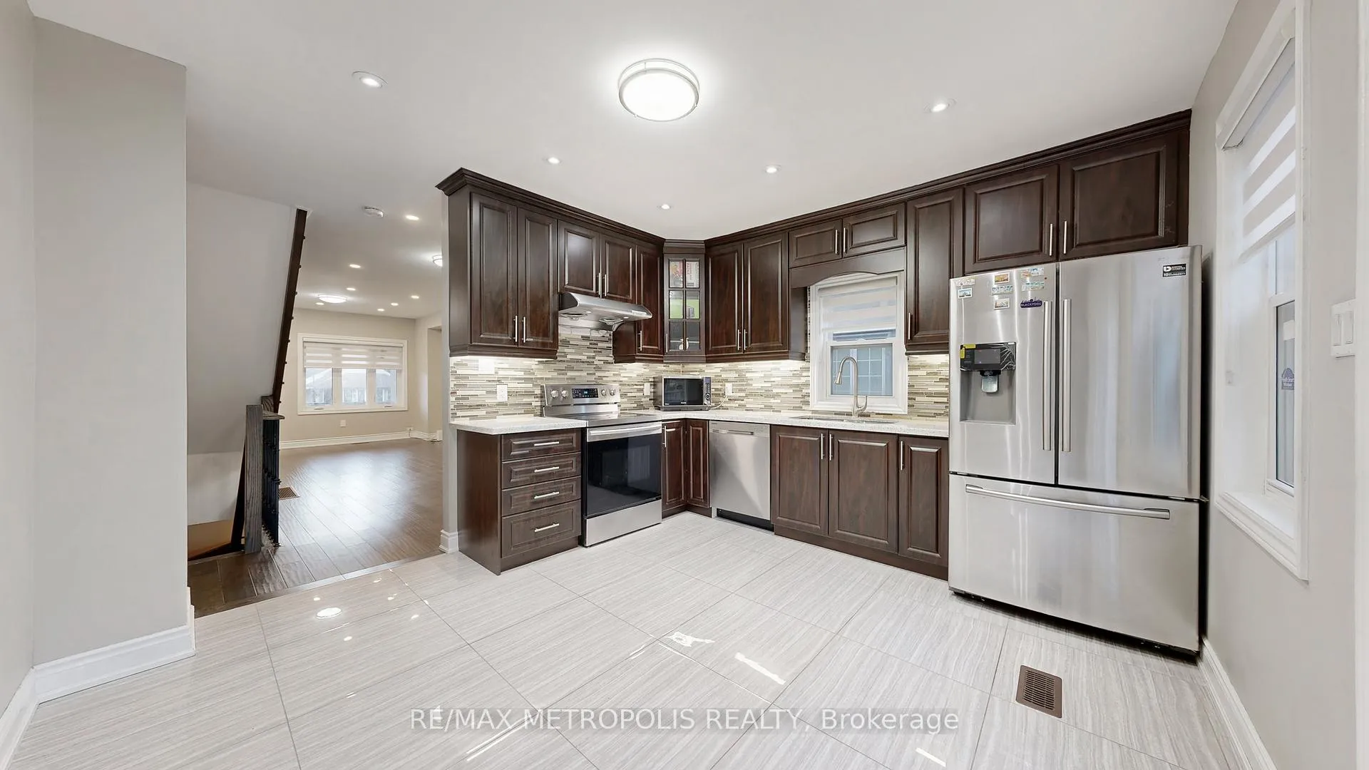 Photo 12 of 461 Warden Avenue, Scarborough, Oakridge — HOMEH