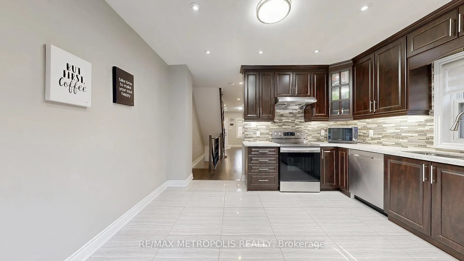 Photo 13 of 461 Warden Avenue, Scarborough, Oakridge — HOMEH