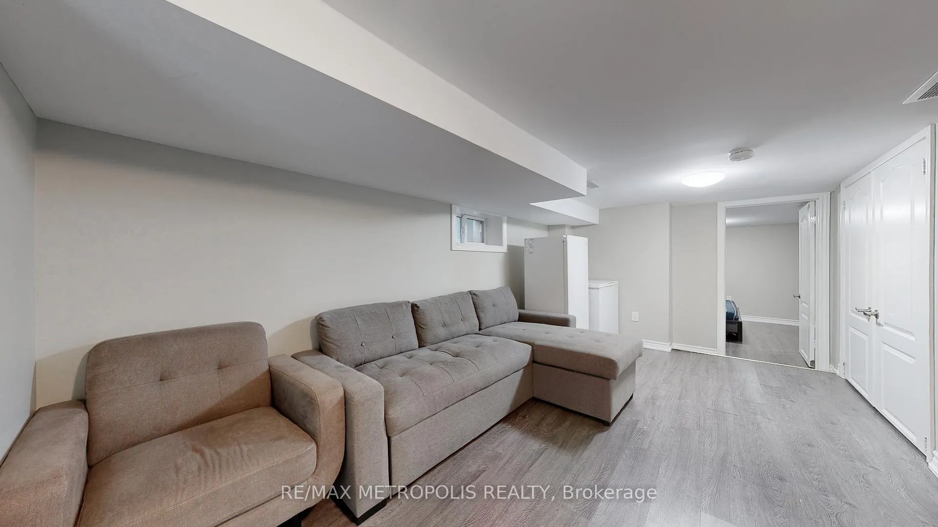 Photo 27 of 461 Warden Avenue, Scarborough, Oakridge — HOMEH