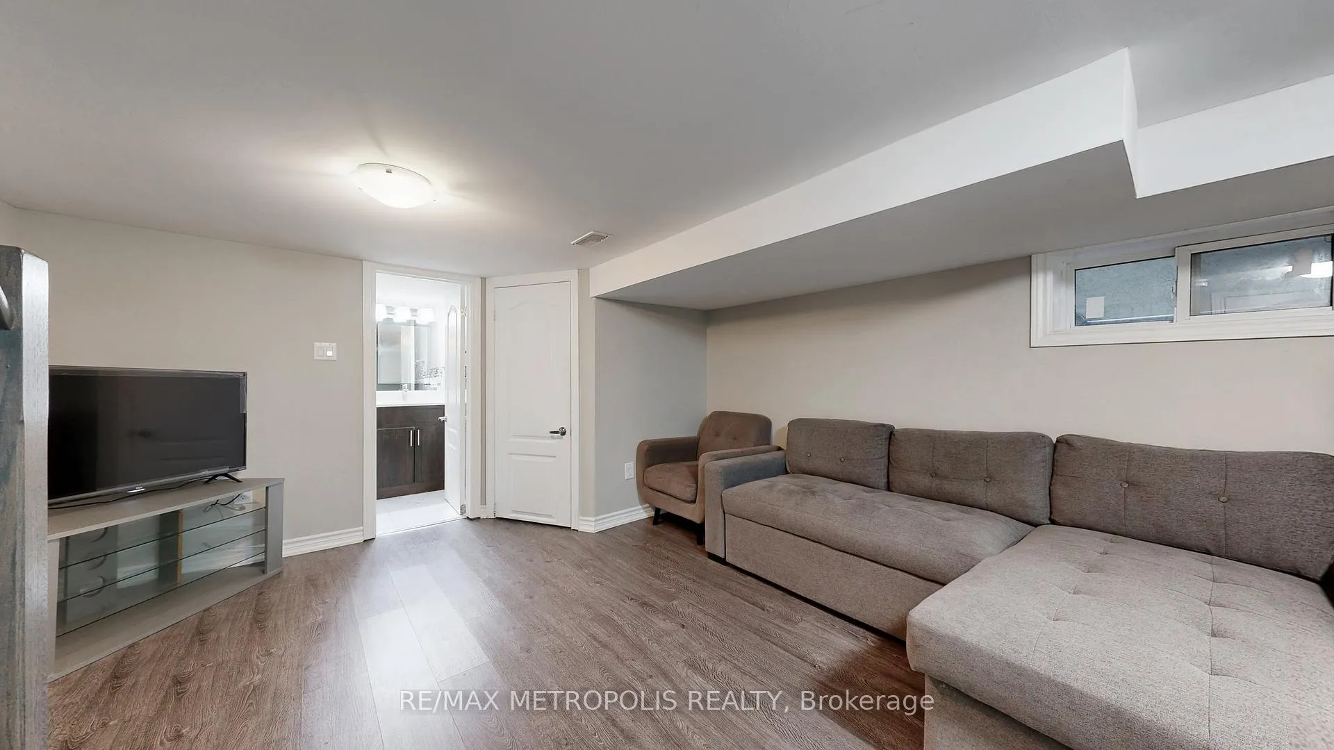Photo 29 of 461 Warden Avenue, Scarborough, Oakridge — HOMEH