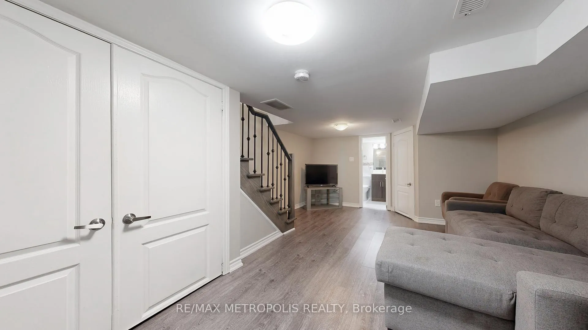 Photo 30 of 461 Warden Avenue, Scarborough, Oakridge — HOMEH