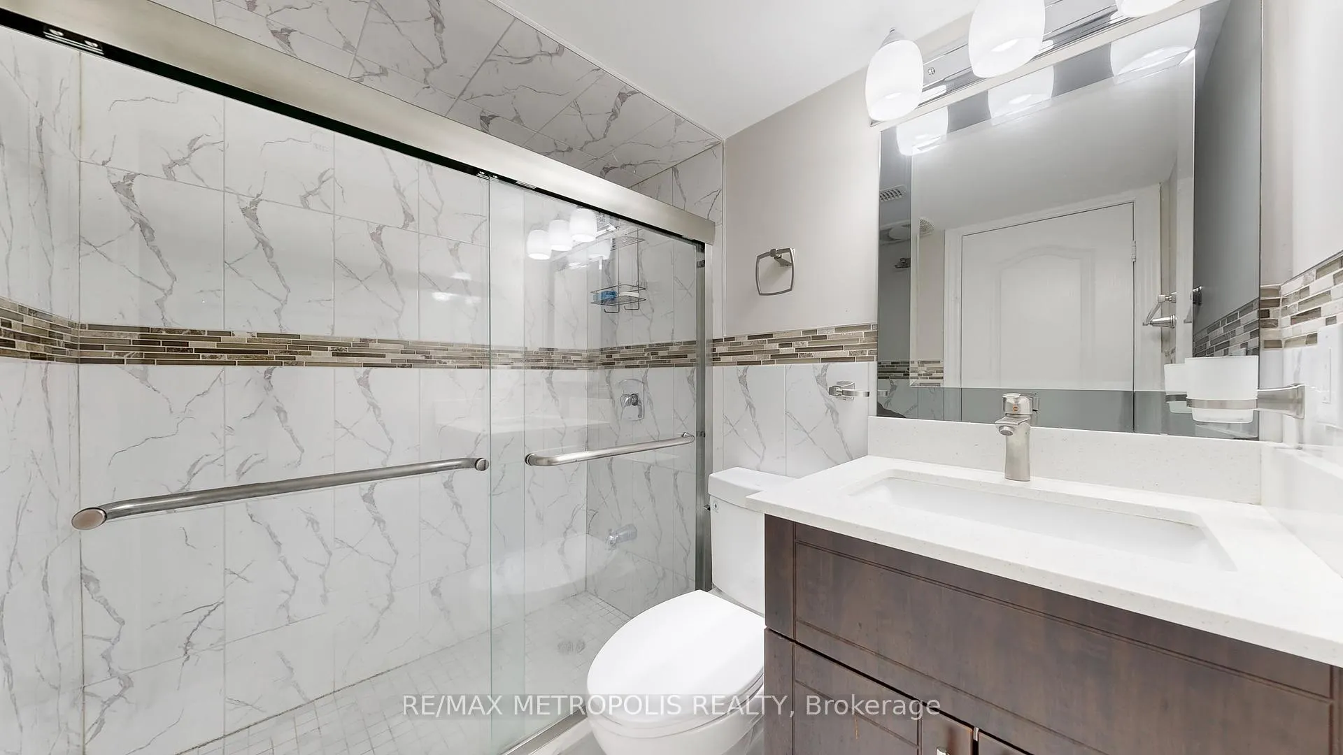 Photo 34 of 461 Warden Avenue, Scarborough, Oakridge — HOMEH