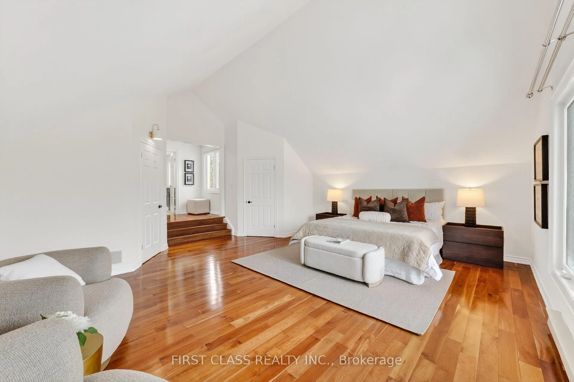 Photo 23 of 59 Normandale Road, Markham, Unionville — HOMEH