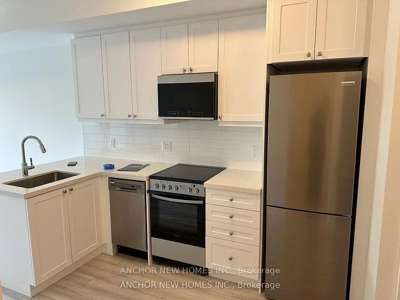 Photo 5 of Unit Unit# 220, 51 Clarington Blvd, Clarington, Bowmanville — HOMEH