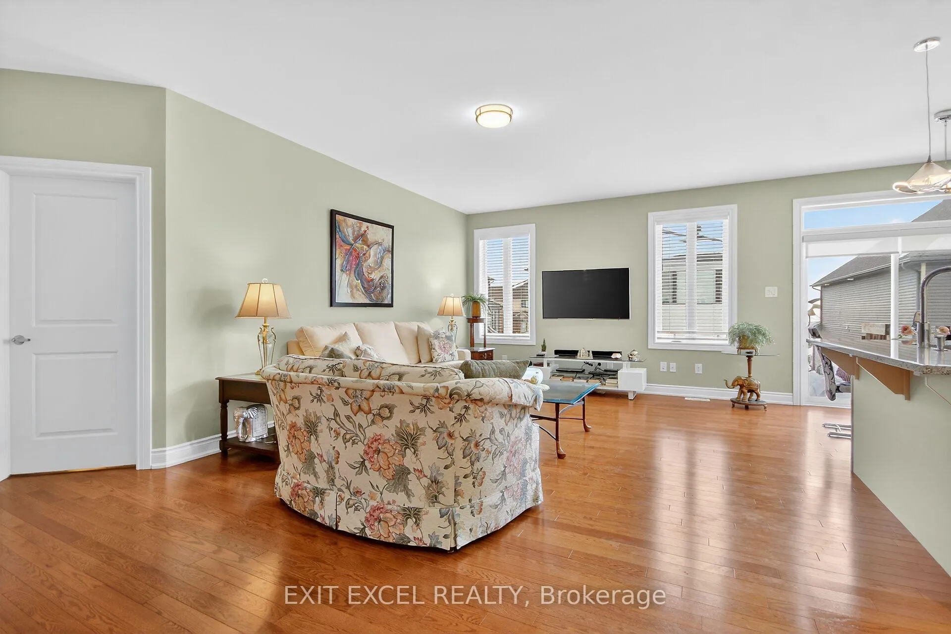 Photo 2 of 478 Fernside Street, Ottawa, Leitrim — HOMEH