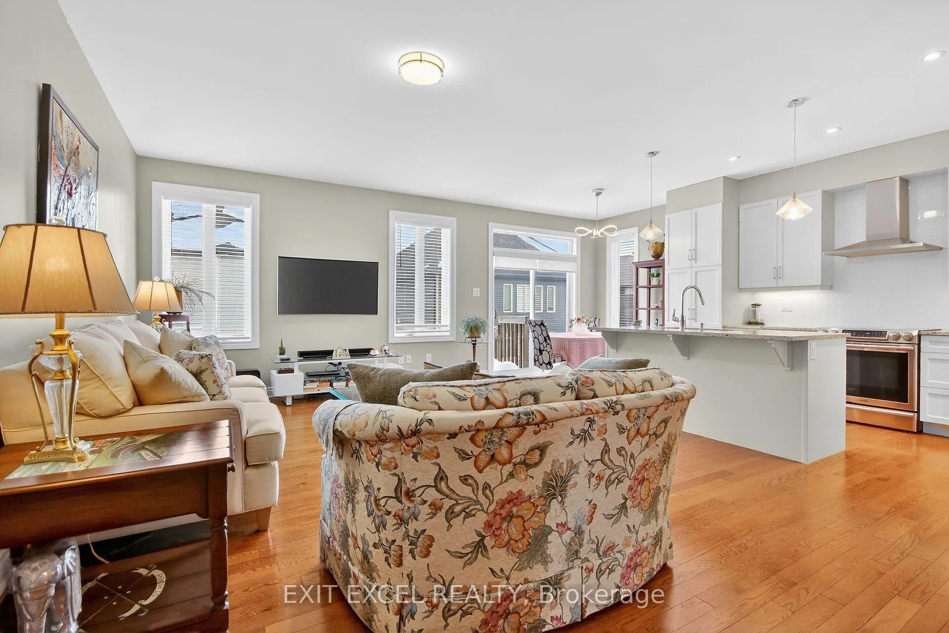 Photo 3 of 478 Fernside Street, Ottawa, Leitrim — HOMEH