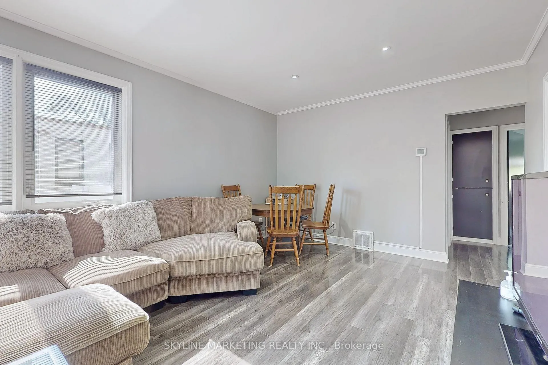 Photo 2 of Unit Upper Rm 1, 57 Glen Road, Hamilton, Westdale — HOMEH