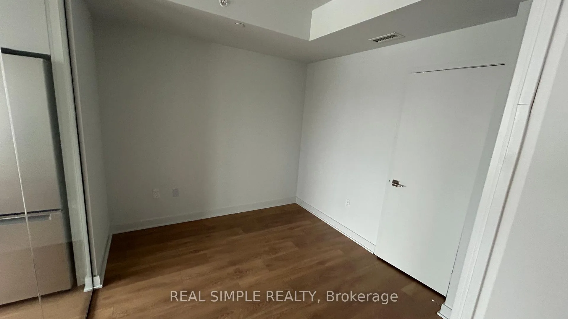 Photo 5 of Unit 1408, 2920 Highway 7 Road, Vaughan, Concord — HOMEH
