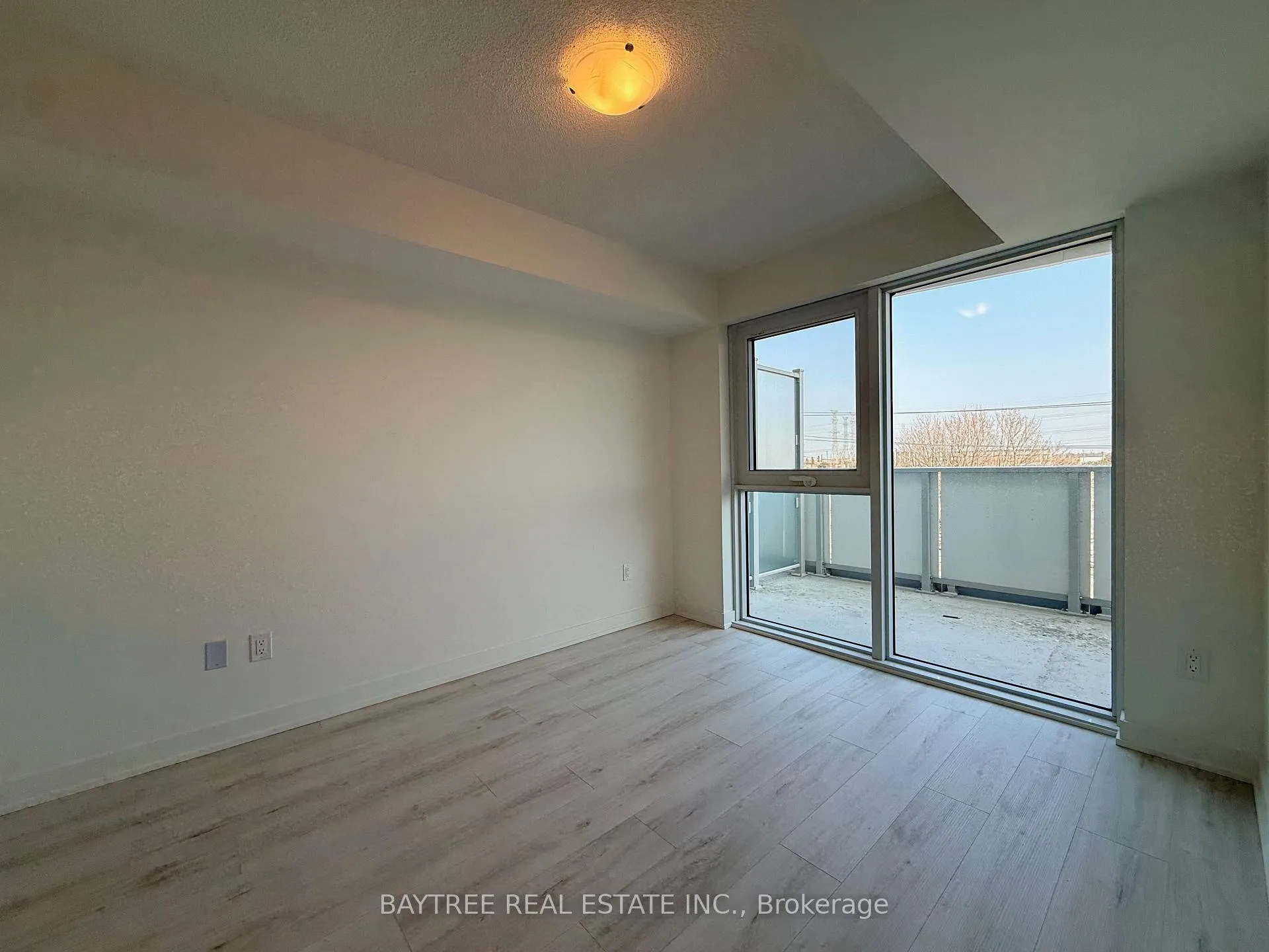 Photo 2 of Unit 306, 1010 Sandy Beach Road, Pickering, Bay Ridges — HOMEH