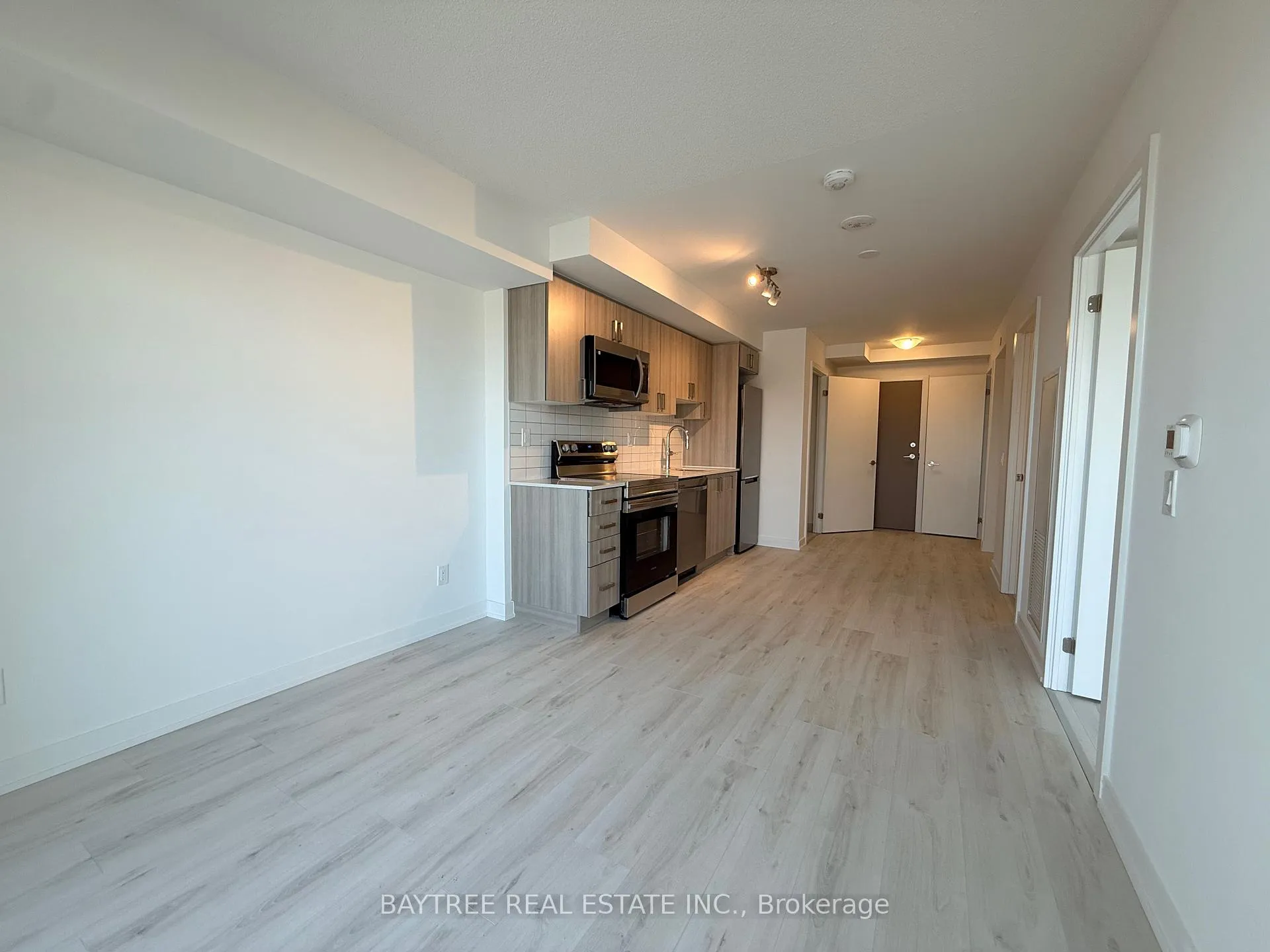 Photo 5 of Unit 306, 1010 Sandy Beach Road, Pickering, Bay Ridges — HOMEH