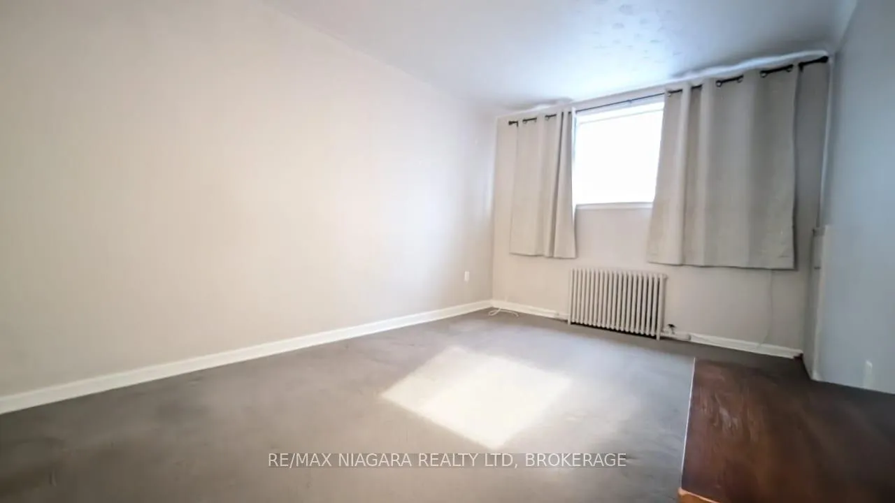 Photo 2 of Unit 2, 9 Masterson Drive, St. Catharines, Glendale/Glenridge — HOMEH