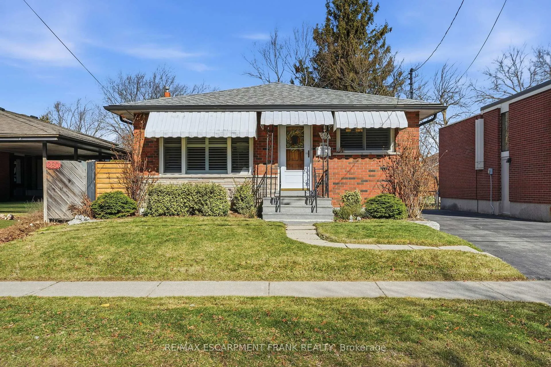Photo 1 of 256 Whitney Avenue, Hamilton, Ainslie Wood — HOMEH
