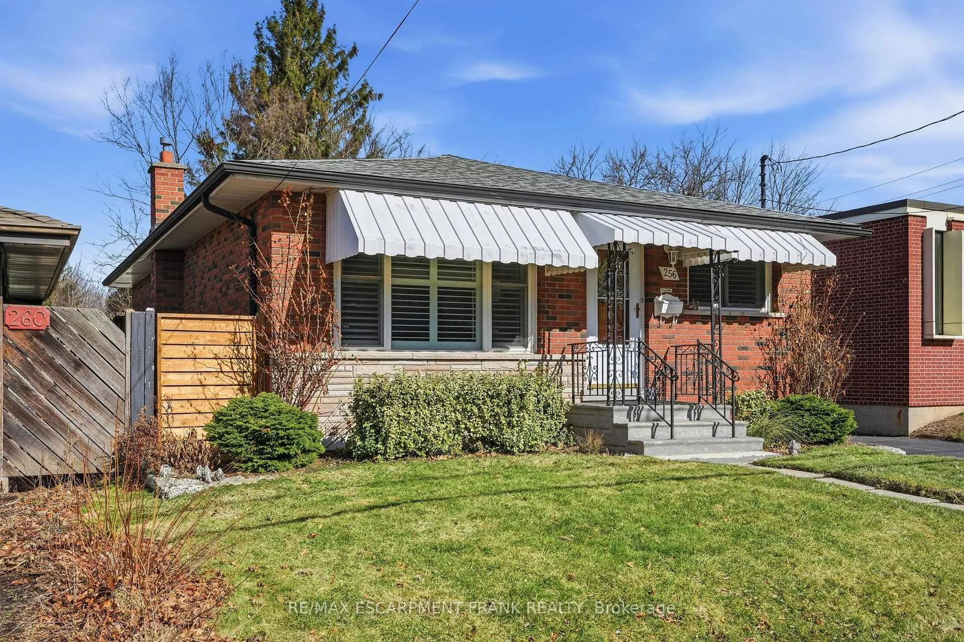Photo 2 of 256 Whitney Avenue, Hamilton, Ainslie Wood — HOMEH