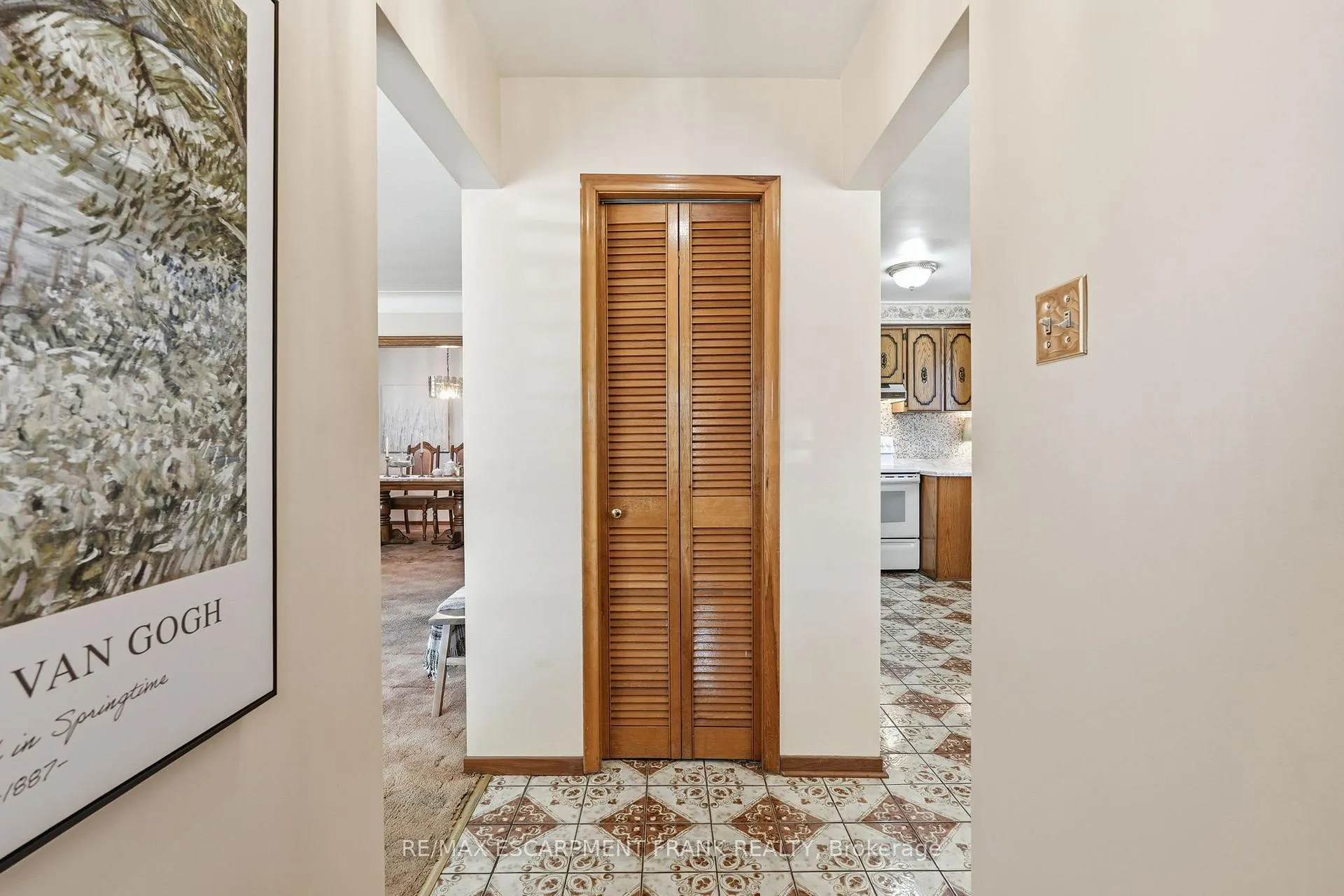 Photo 6 of 256 Whitney Avenue, Hamilton, Ainslie Wood — HOMEH