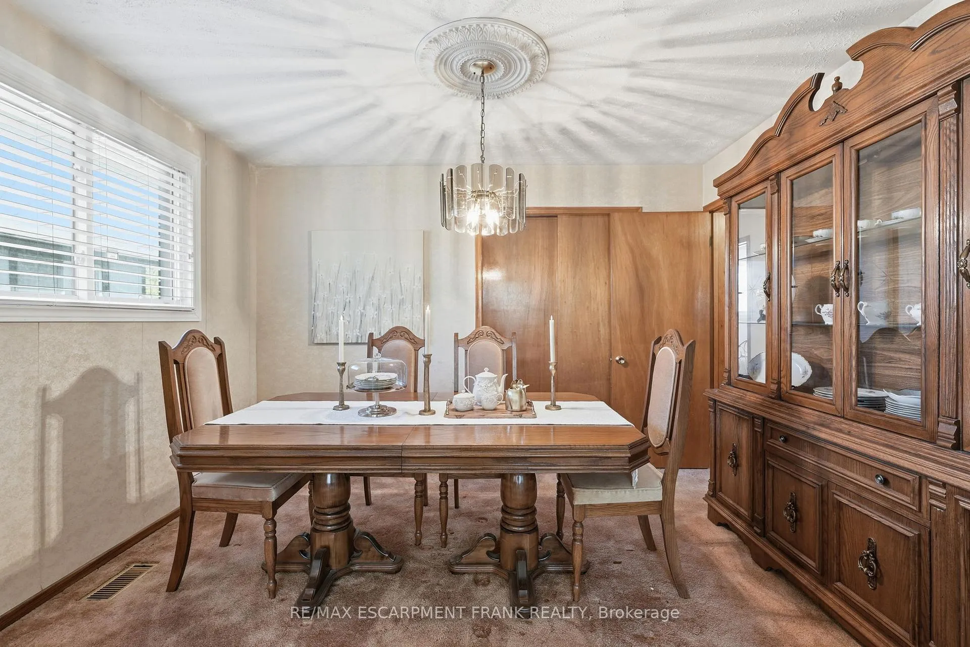 Photo 10 of 256 Whitney Avenue, Hamilton, Ainslie Wood — HOMEH
