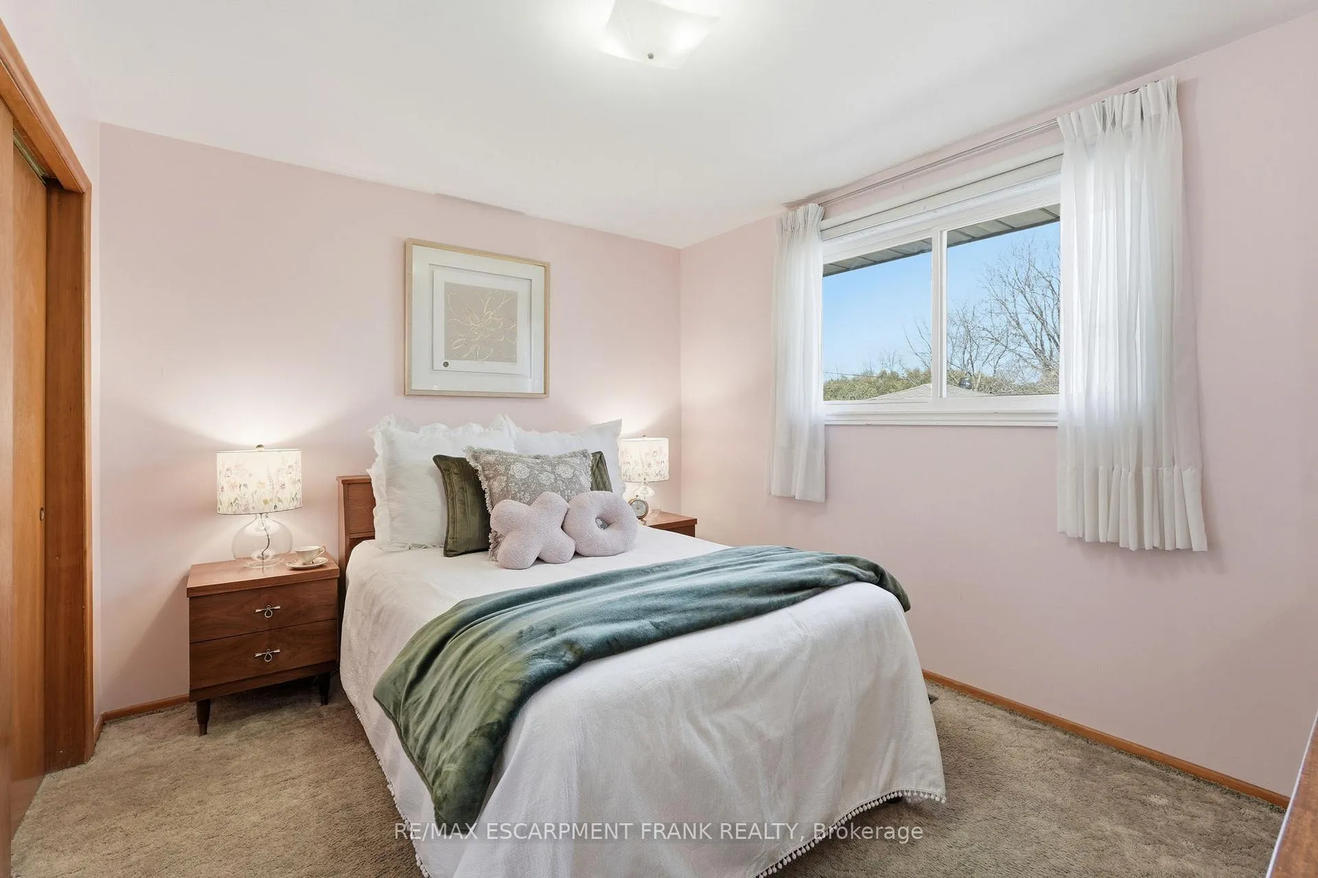 Photo 20 of 256 Whitney Avenue, Hamilton, Ainslie Wood — HOMEH