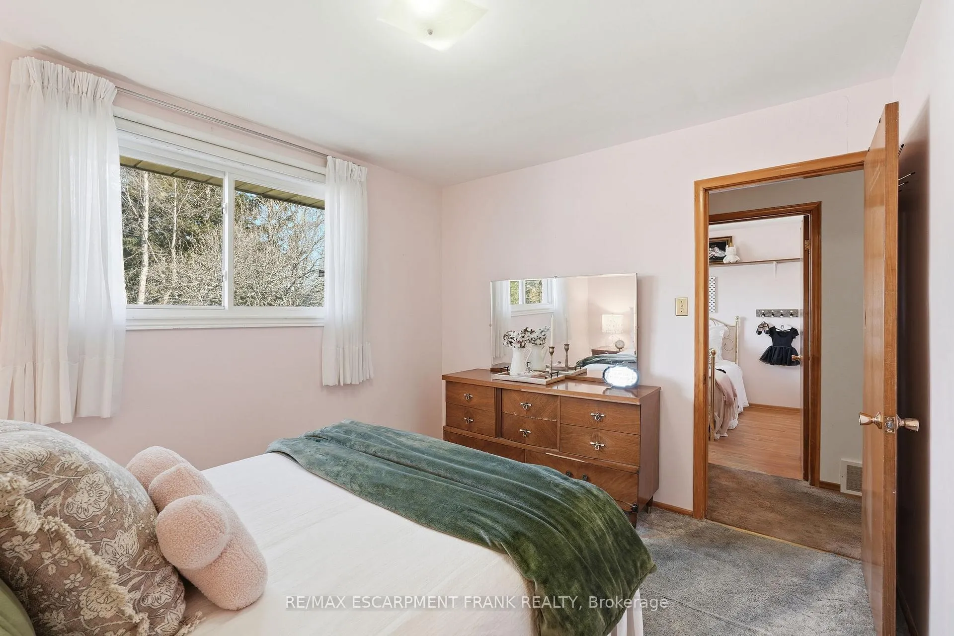Photo 22 of 256 Whitney Avenue, Hamilton, Ainslie Wood — HOMEH