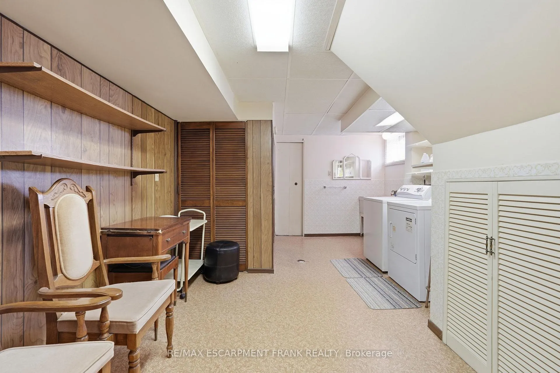 Photo 38 of 256 Whitney Avenue, Hamilton, Ainslie Wood — HOMEH