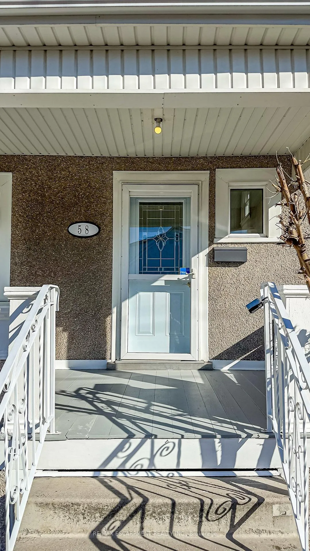 Photo 4 of 58 Edgemont Street N, Hamilton, Crown Point — HOMEH