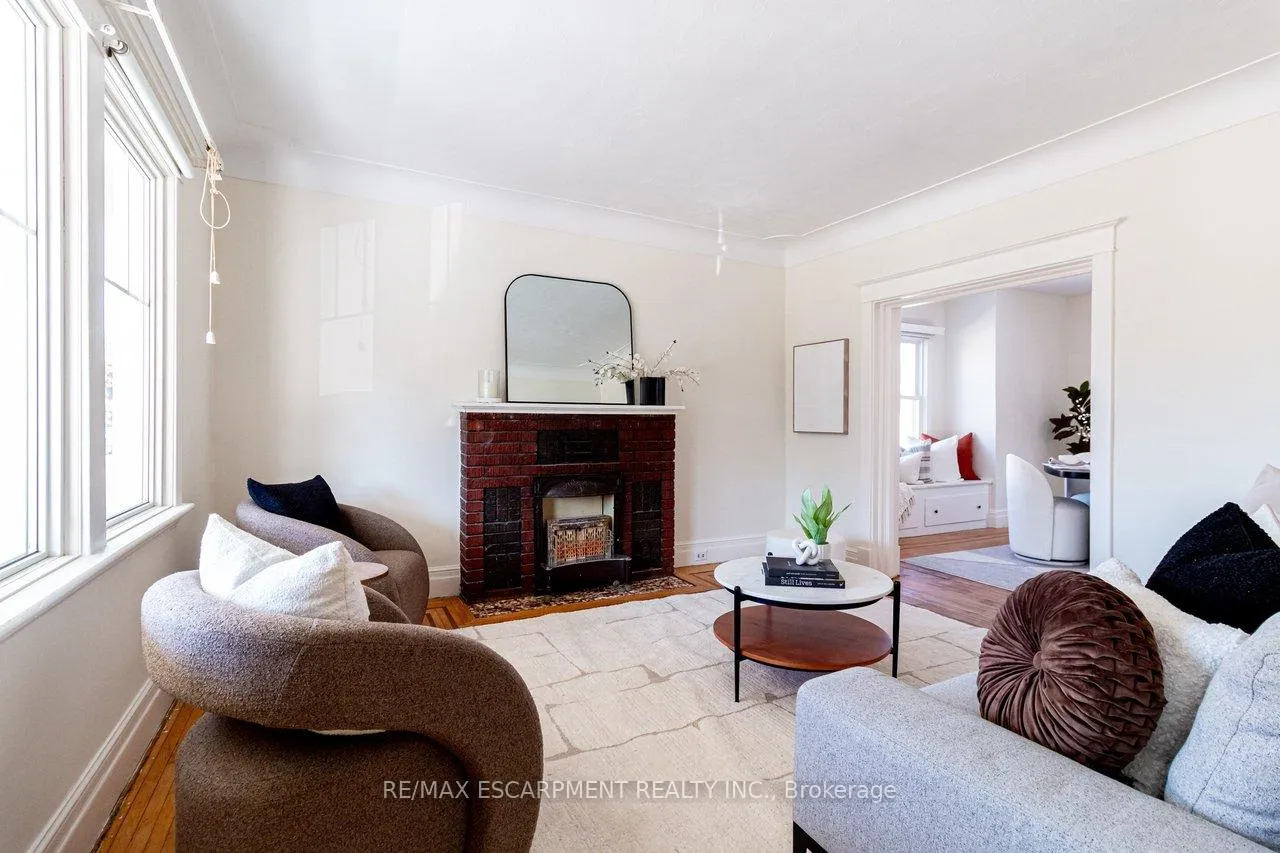Photo 11 of 58 Edgemont Street N, Hamilton, Crown Point — HOMEH