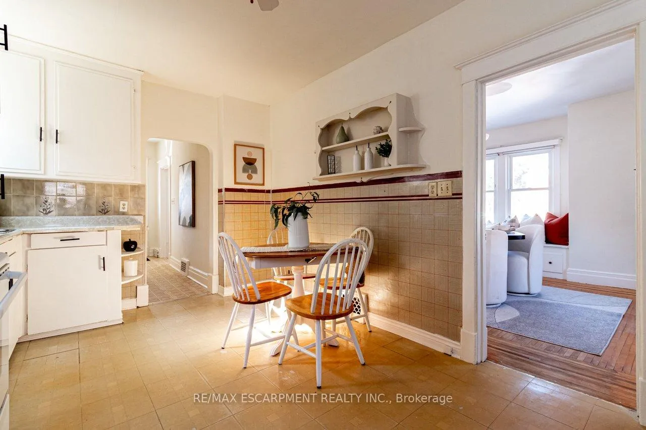 Photo 25 of 58 Edgemont Street N, Hamilton, Crown Point — HOMEH