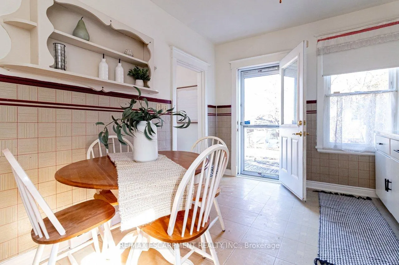 Photo 27 of 58 Edgemont Street N, Hamilton, Crown Point — HOMEH