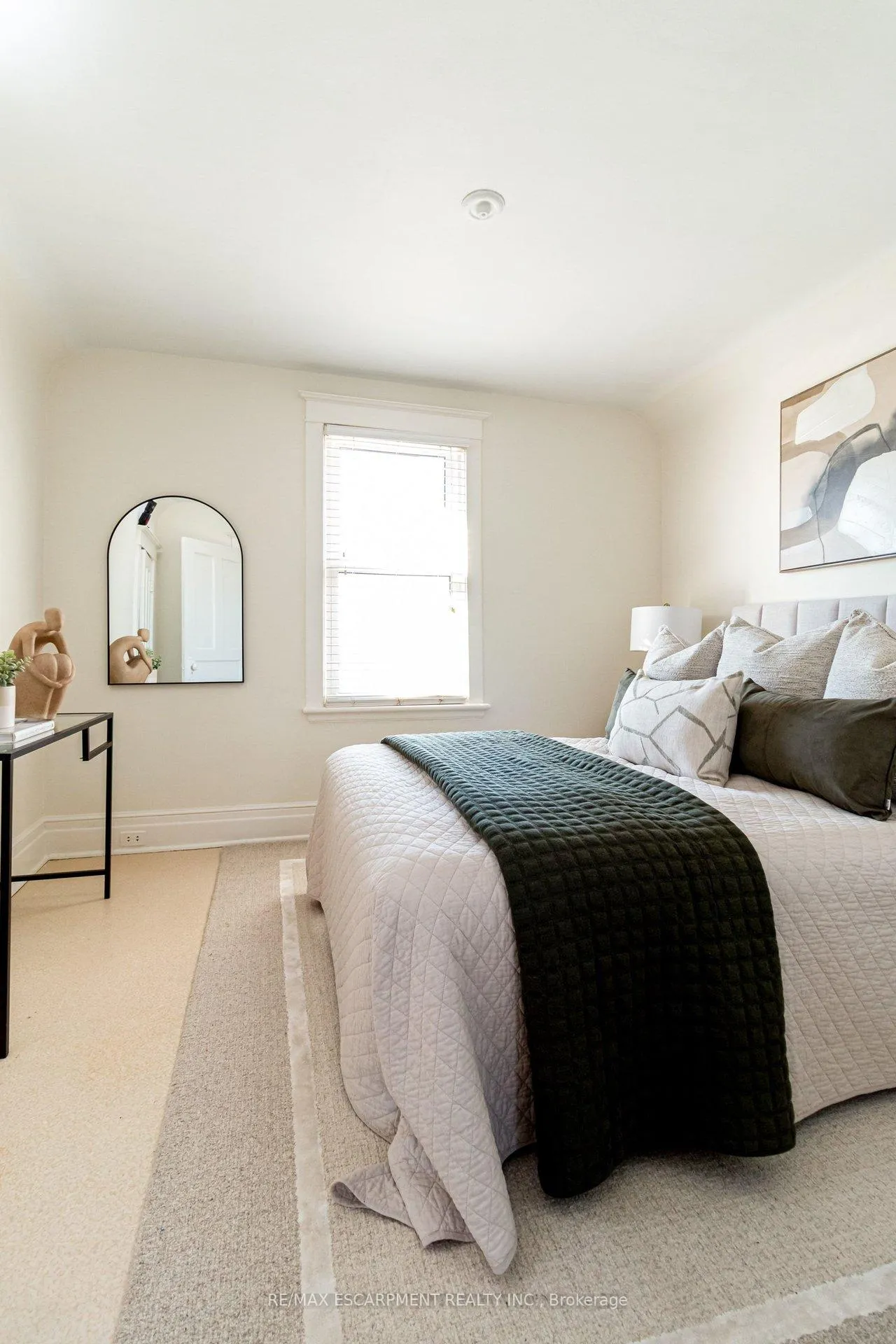 Photo 37 of 58 Edgemont Street N, Hamilton, Crown Point — HOMEH