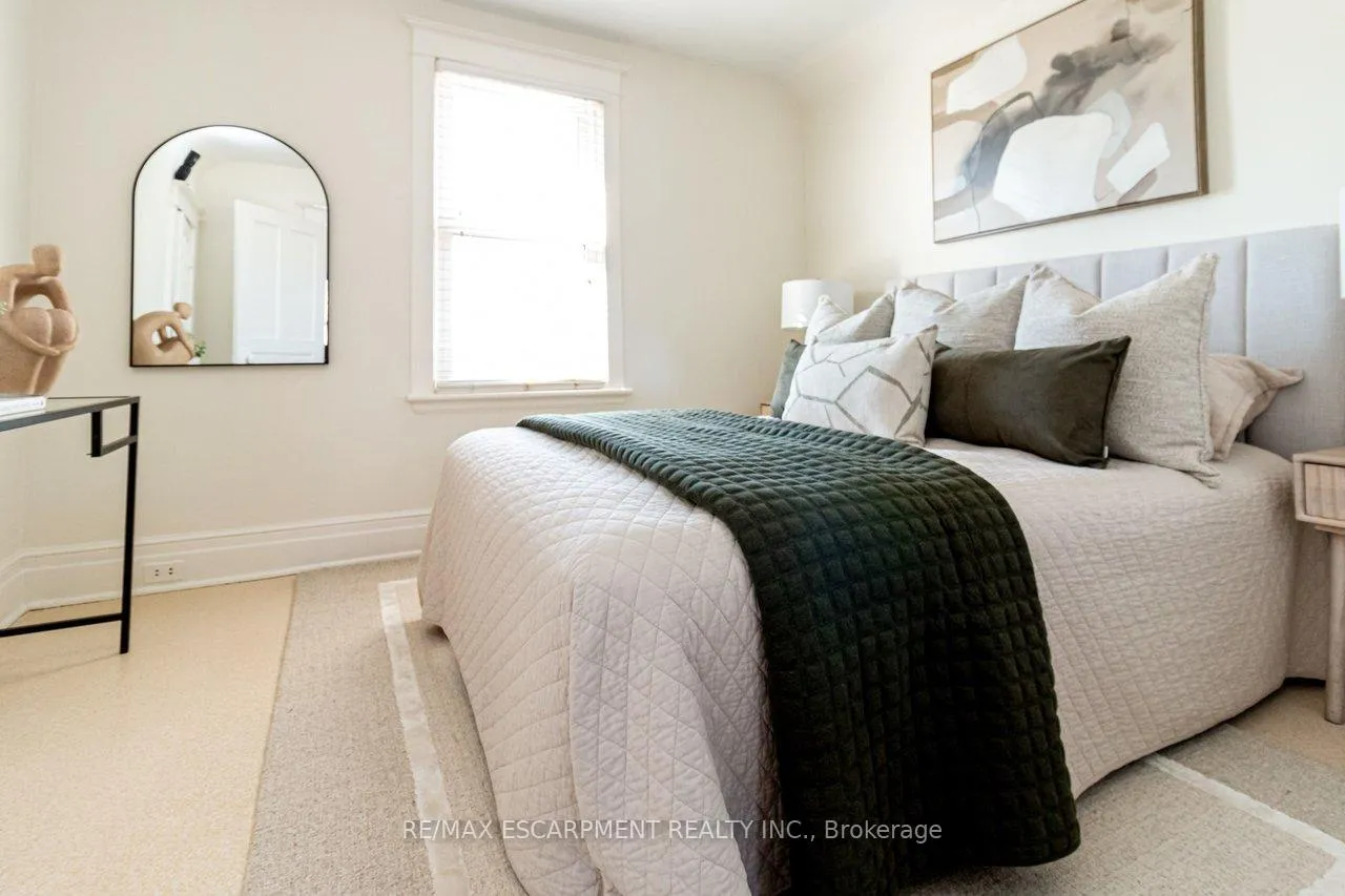 Photo 38 of 58 Edgemont Street N, Hamilton, Crown Point — HOMEH