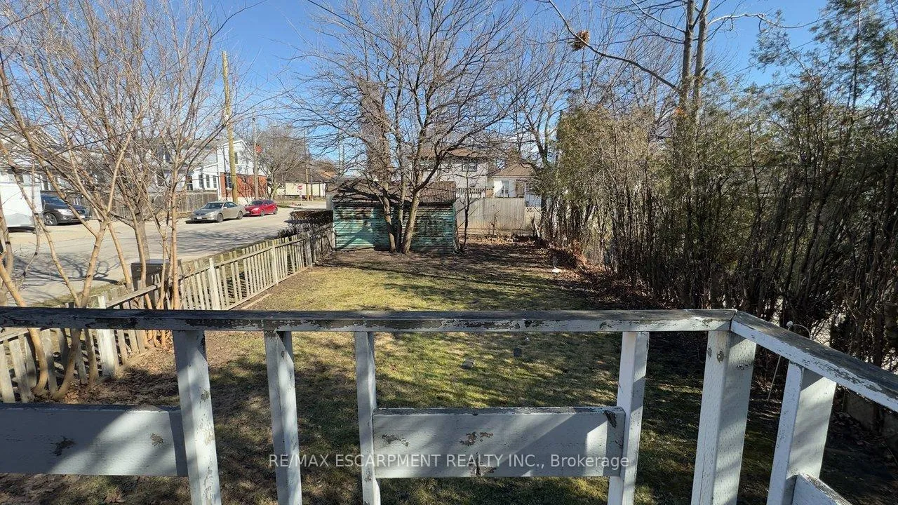 Photo 42 of 58 Edgemont Street N, Hamilton, Crown Point — HOMEH