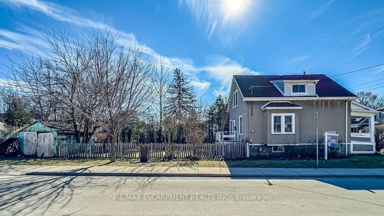 Photo 46 of 58 Edgemont Street N, Hamilton, Crown Point — HOMEH