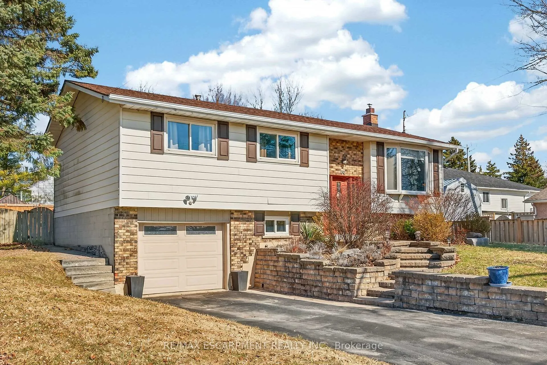 Photo 4 of 96 Dundee Drive, Haldimand — HOMEH