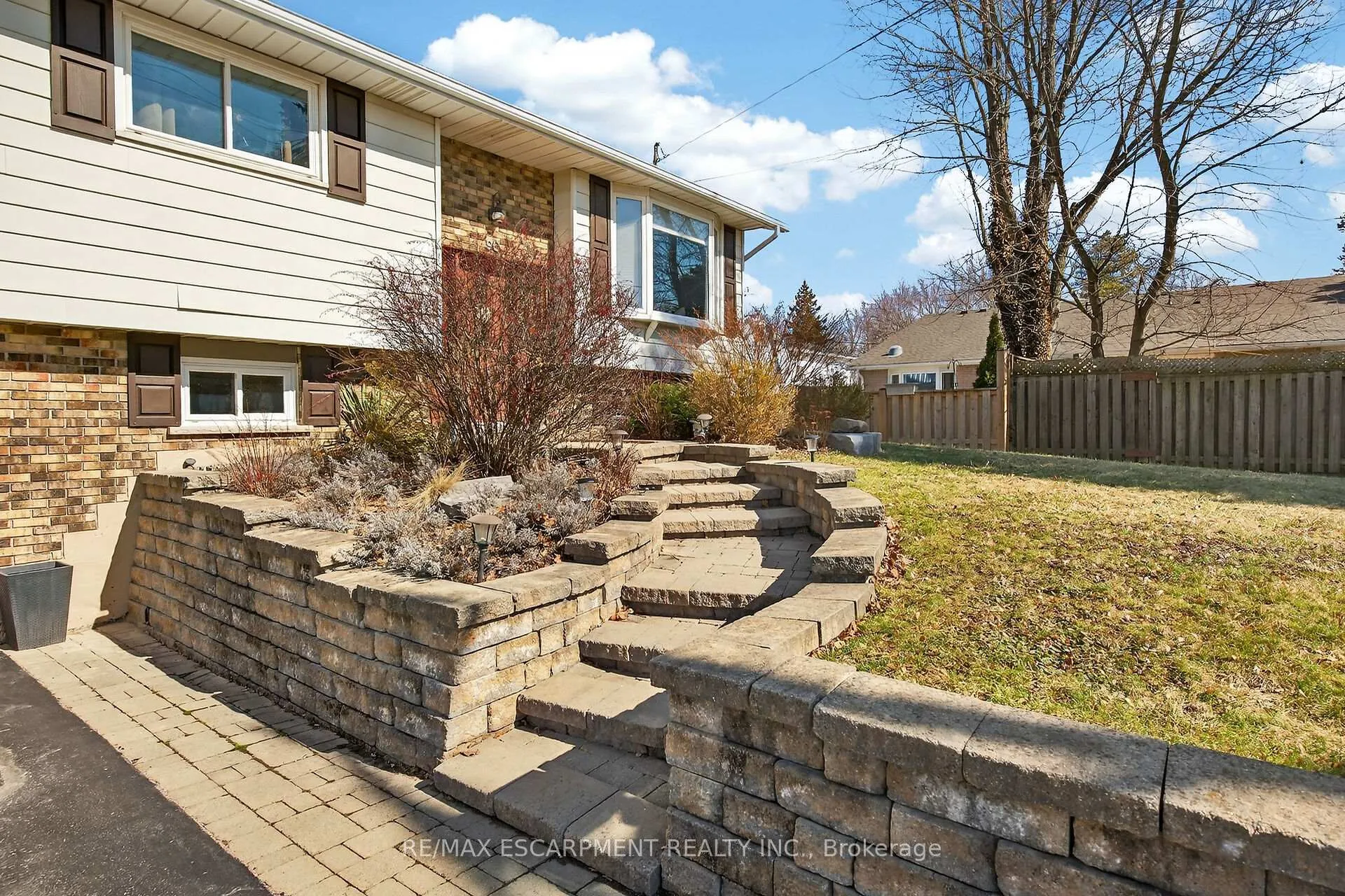 Photo 8 of 96 Dundee Drive, Haldimand — HOMEH