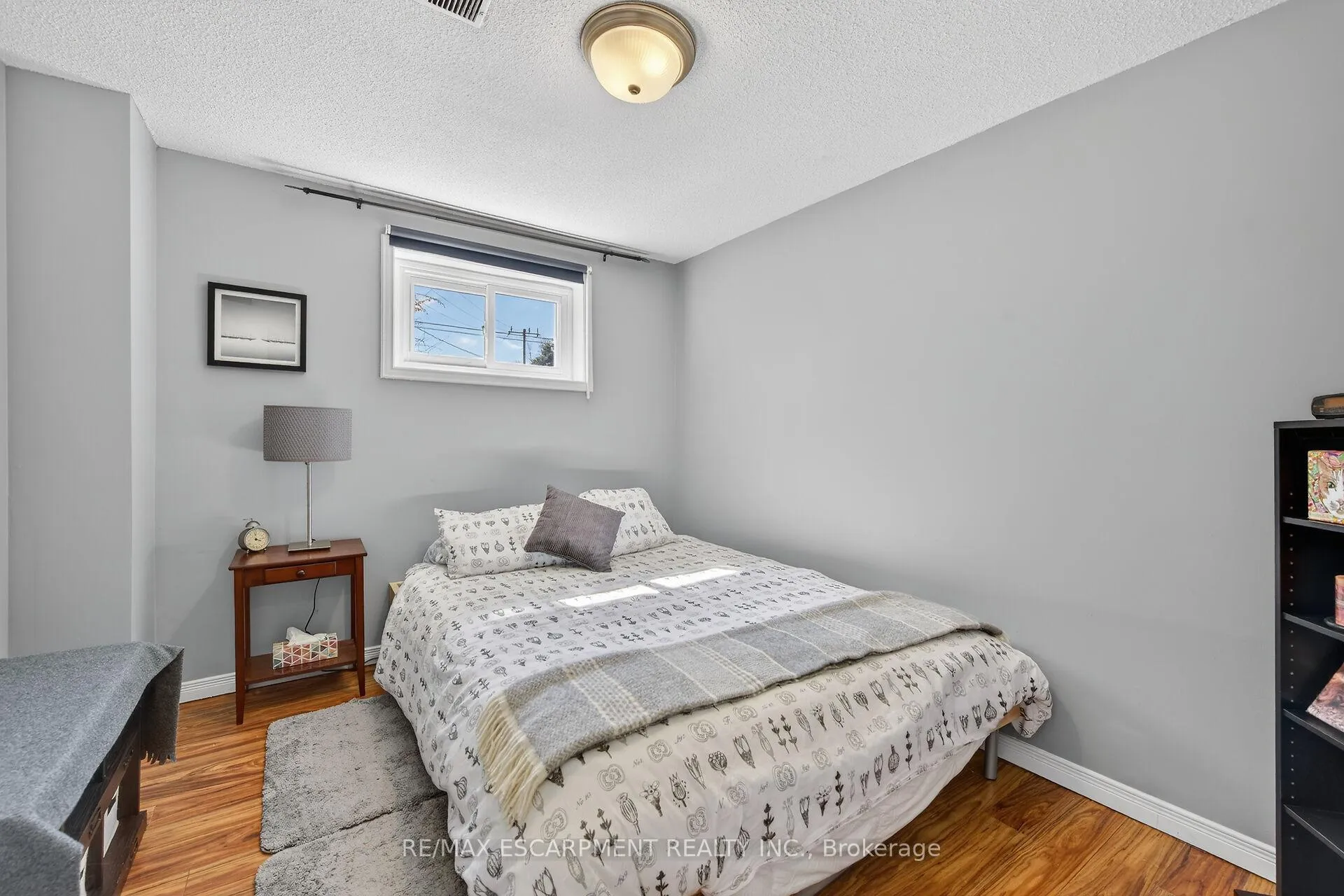 Photo 32 of 96 Dundee Drive, Haldimand — HOMEH