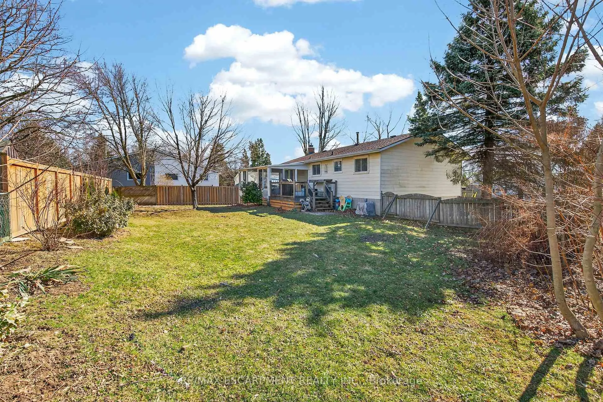 Photo 38 of 96 Dundee Drive, Haldimand — HOMEH