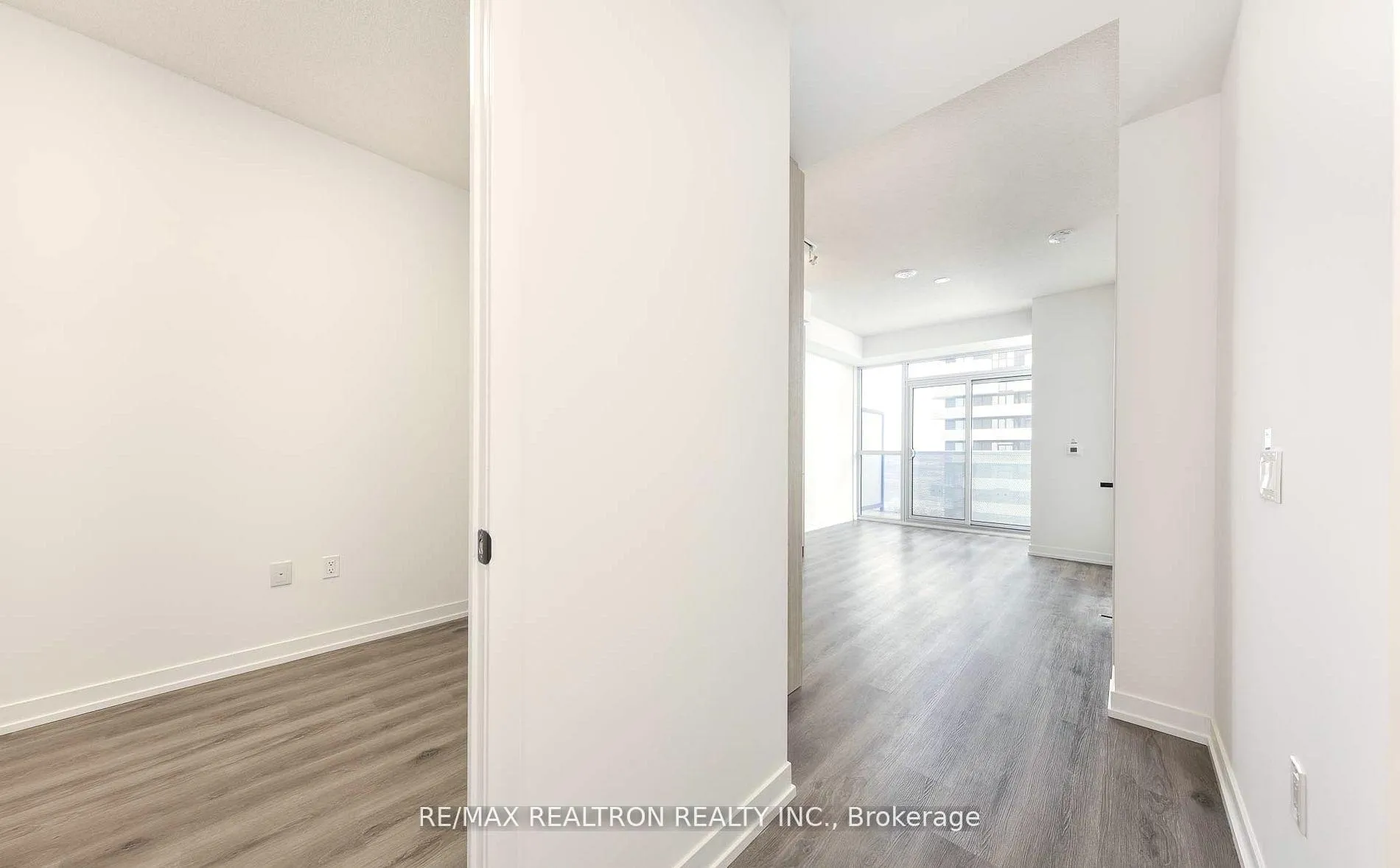 Photo 3 of Unit 3501, 225 Commerce Street E, Vaughan, Vaughan Corporate Centre — HOMEH