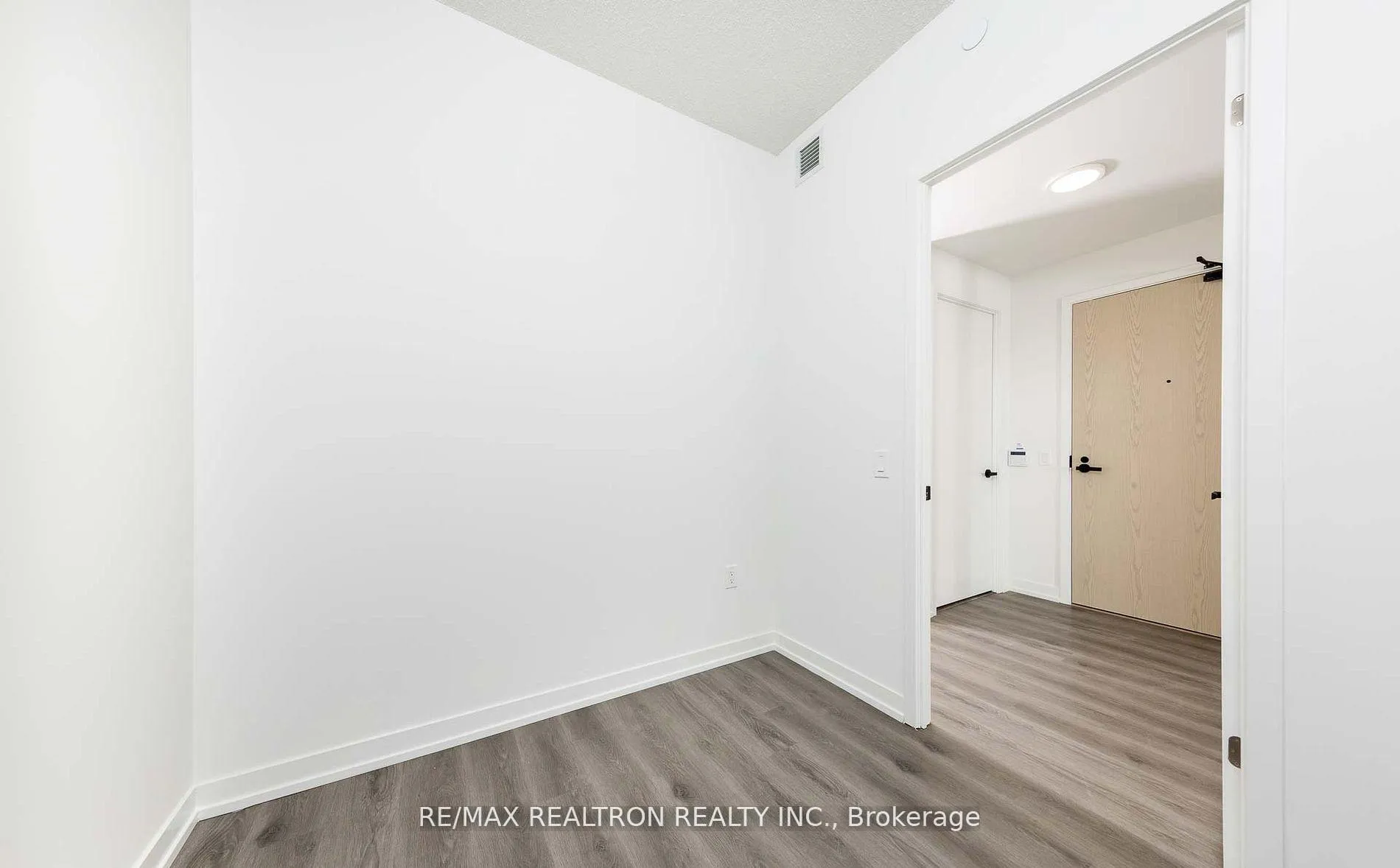 Photo 7 of Unit 3501, 225 Commerce Street E, Vaughan, Vaughan Corporate Centre — HOMEH