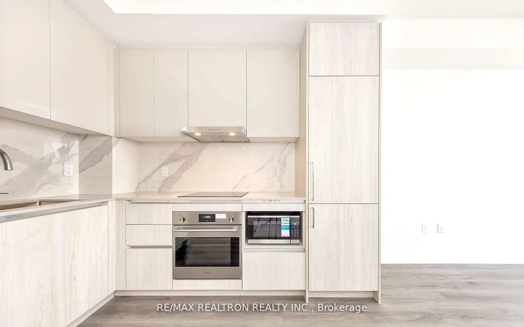 Photo 8 of Unit 3501, 225 Commerce Street E, Vaughan, Vaughan Corporate Centre — HOMEH