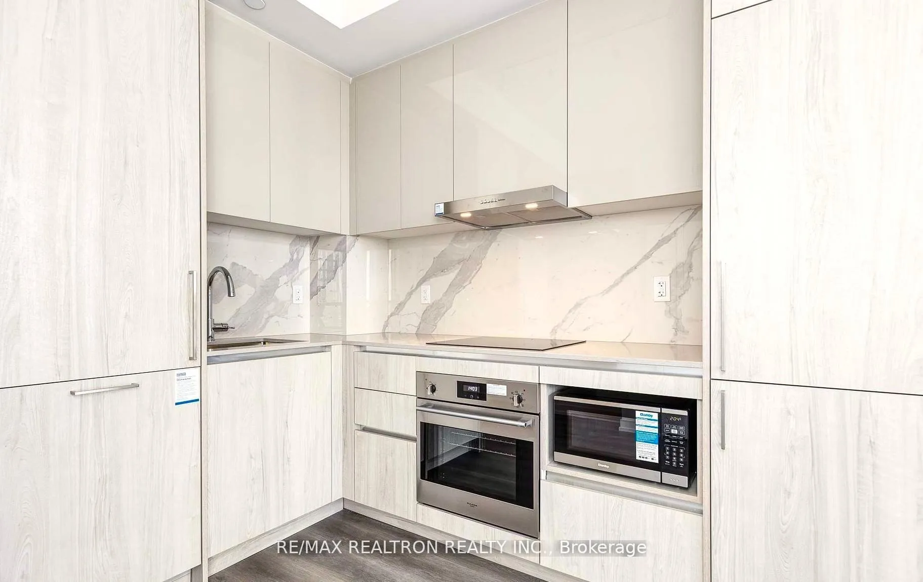 Photo 9 of Unit 3501, 225 Commerce Street E, Vaughan, Vaughan Corporate Centre — HOMEH