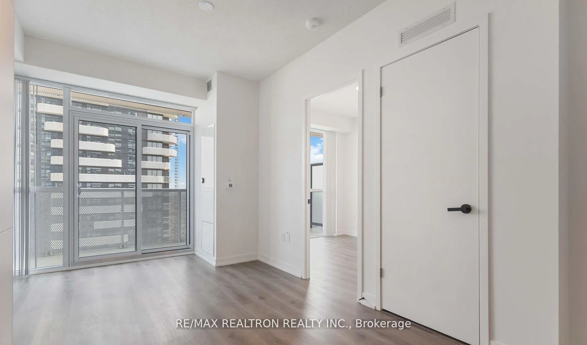 Photo 11 of Unit 3501, 225 Commerce Street E, Vaughan, Vaughan Corporate Centre — HOMEH