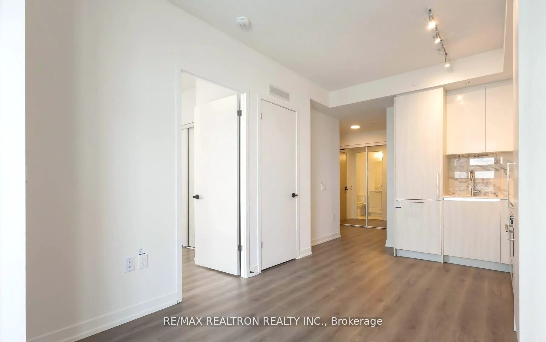 Photo 12 of Unit 3501, 225 Commerce Street E, Vaughan, Vaughan Corporate Centre — HOMEH