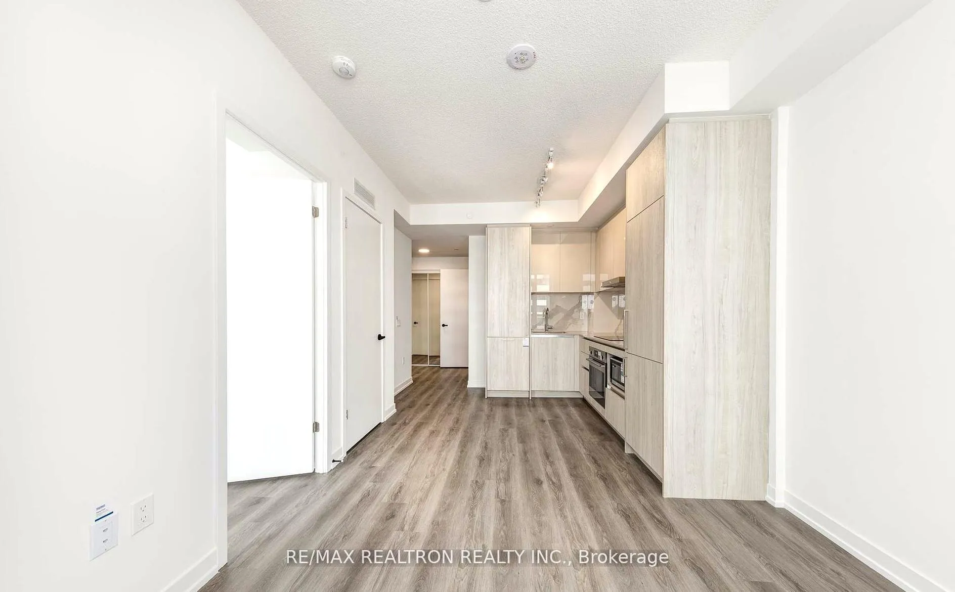 Photo 13 of Unit 3501, 225 Commerce Street E, Vaughan, Vaughan Corporate Centre — HOMEH