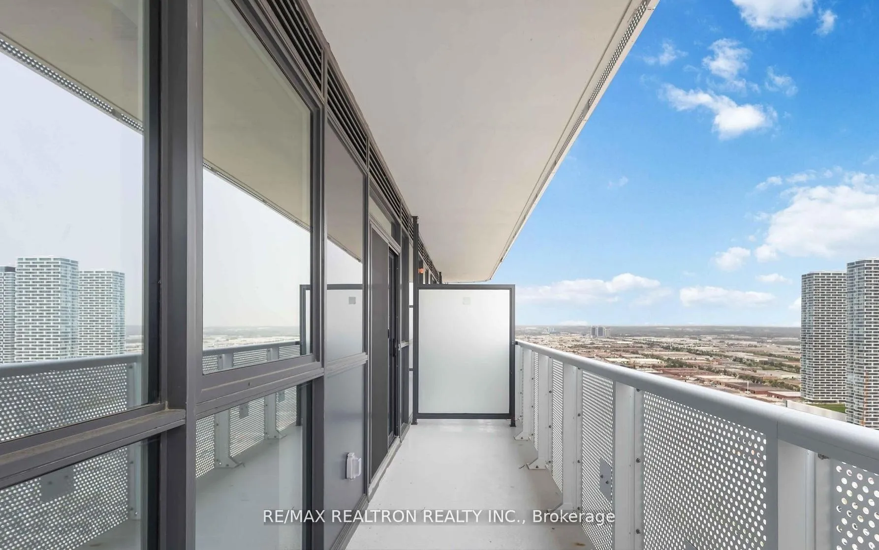 Photo 17 of Unit 3501, 225 Commerce Street E, Vaughan, Vaughan Corporate Centre — HOMEH