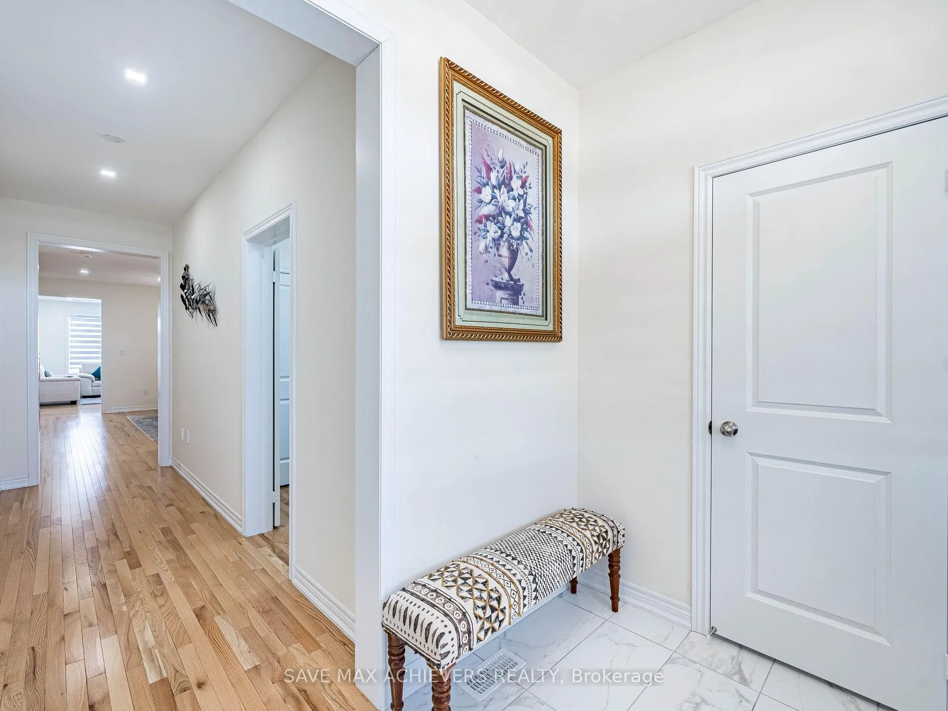 Photo 3 of 451 Black Cherry Crescent, Shelburne — HOMEH